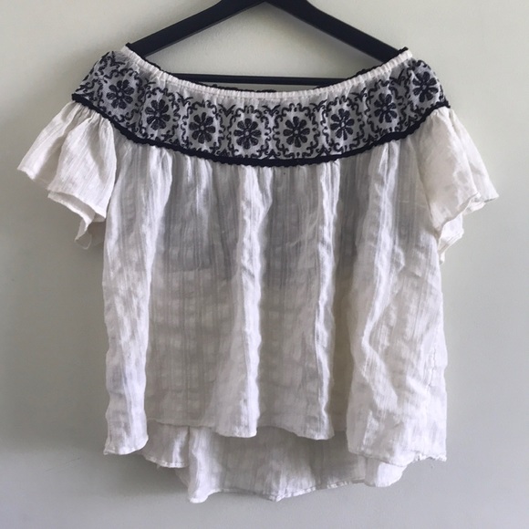 American Eagle Off the Shoulder Top - Picture 3 of 4